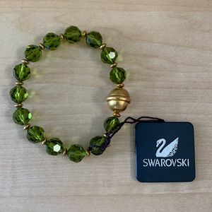 🍀 NWT Swarovski bracelet with magnetic closure
